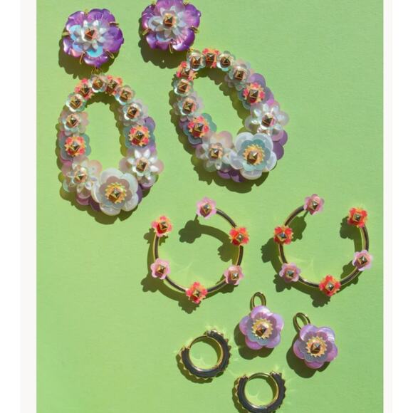 NWT! Kendra Scott Deliah Gold Open Frame Hoops in Pink Mix - Picture 5 of 6